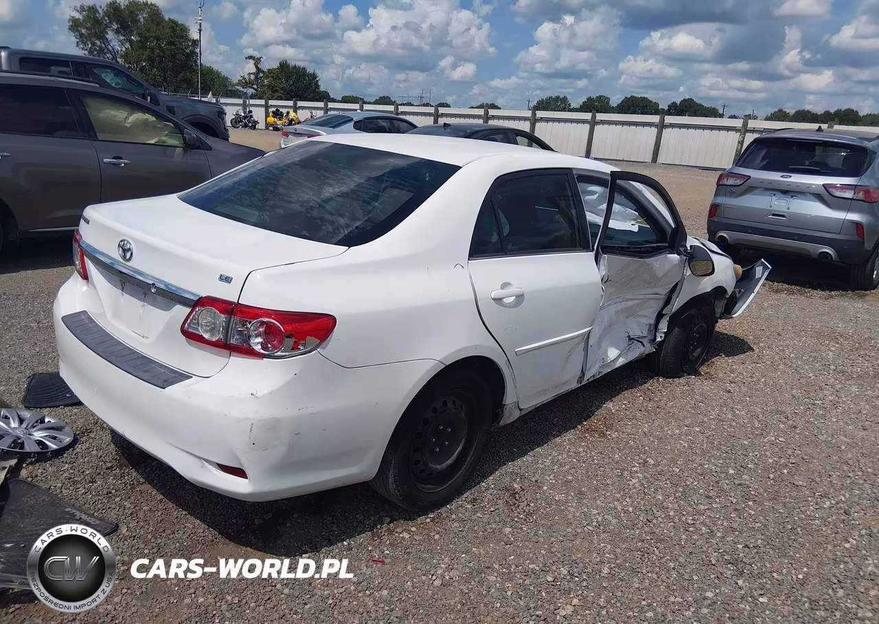 2013 Toyota Corolla Le VIN:5YFBU4EE8DP205327 - 4