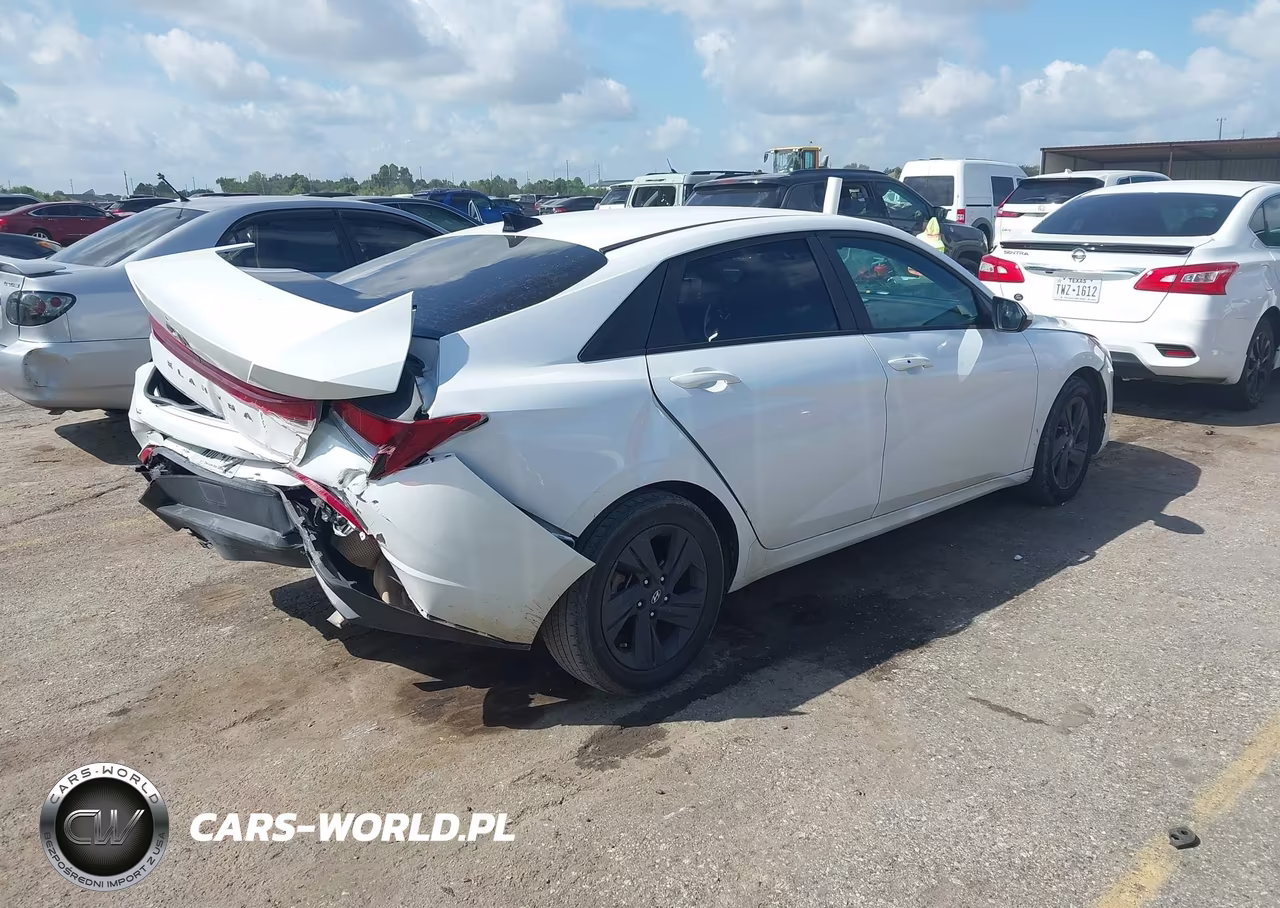 2021 Hyundai Elantra Sel VIN:5NPLM4AG3MH010874 - 4