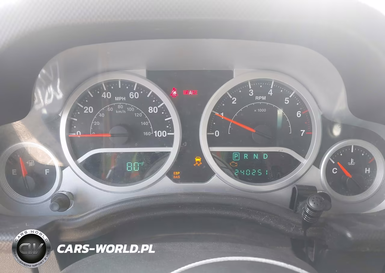 2010 Jeep Wrangler Unlimited Rubicon VIN:1J4BA6H14AL183709 - 7