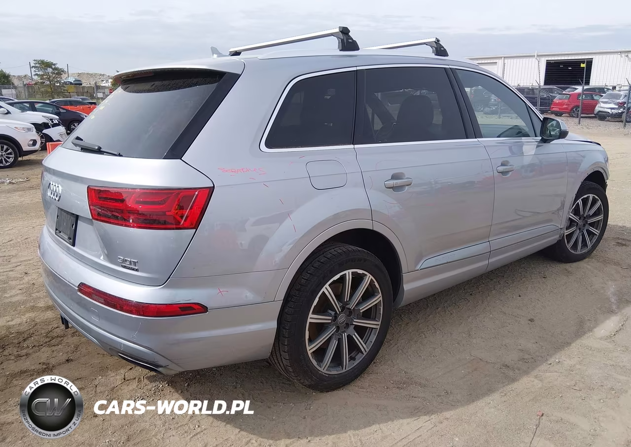 2017 Audi Q7 3.0T Premium VIN:WA1LAAF78HD018586 - 4