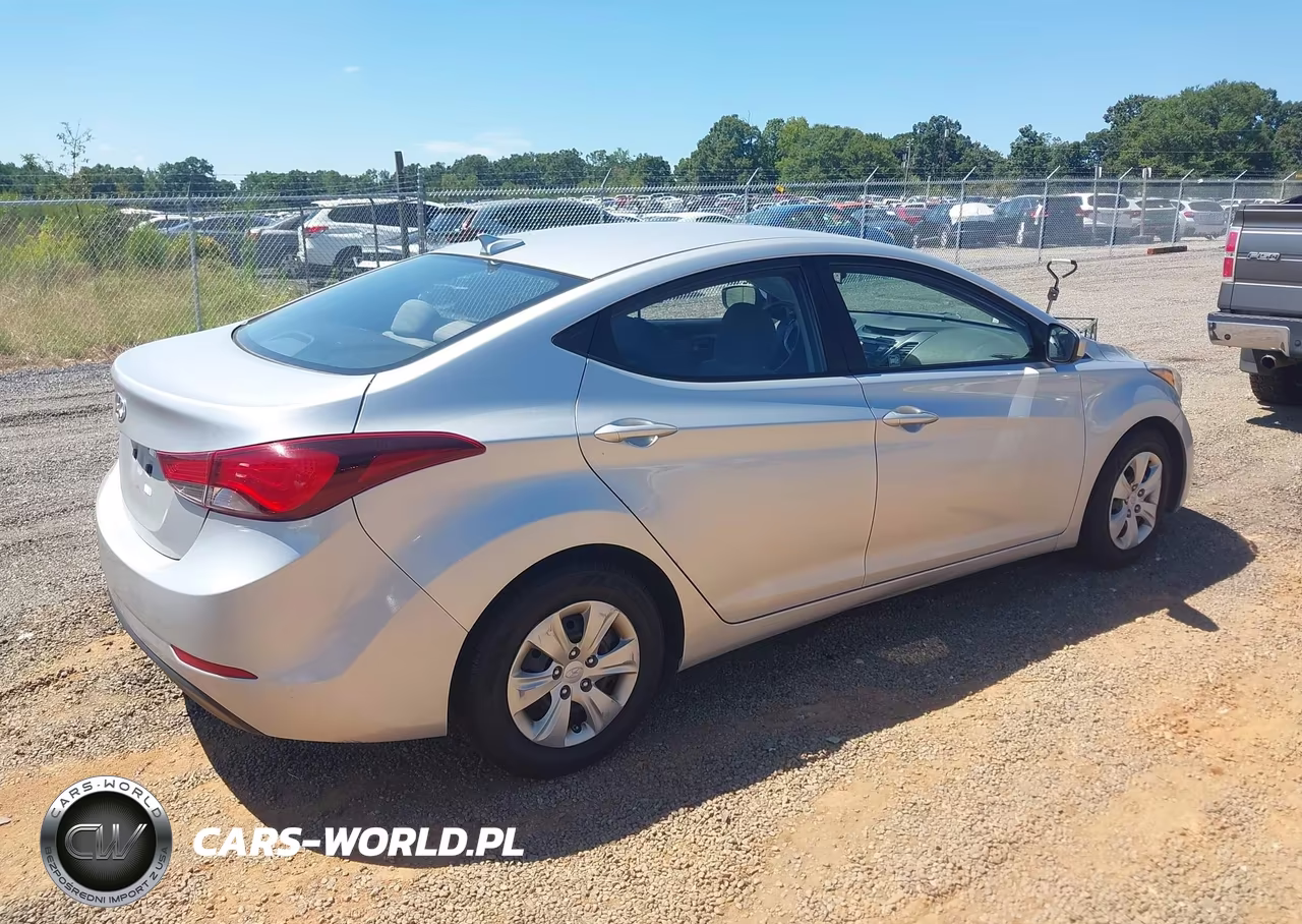 2016 Hyundai Elantra Se VIN:5NPDH4AE8GH774425 - 4