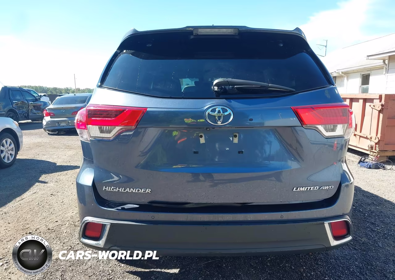 2018 Toyota Highlander Limited Platinum VIN:5TDDZRFH6JS828593 - 16