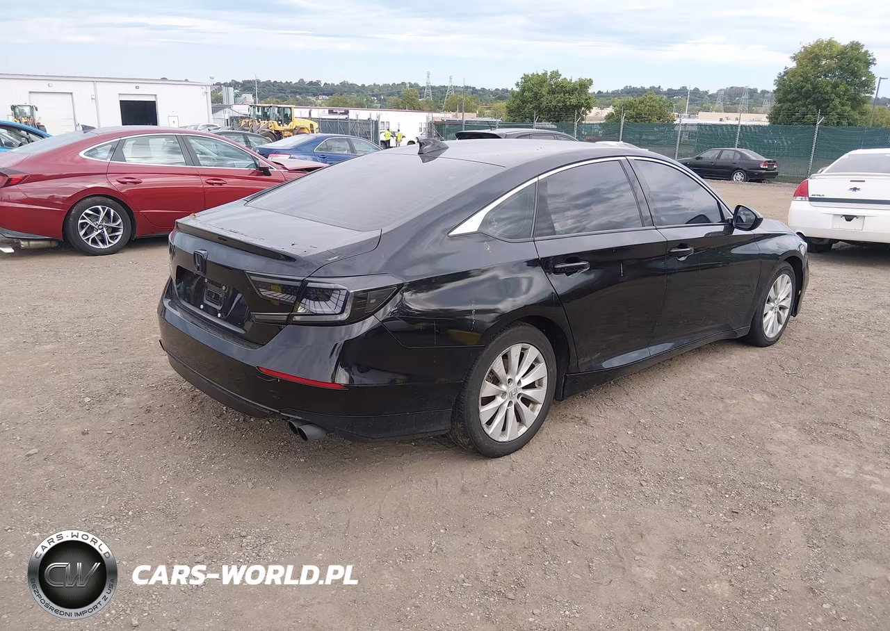 2018 Honda Accord Sport VIN:1HGCV1F34JA174687 - 4