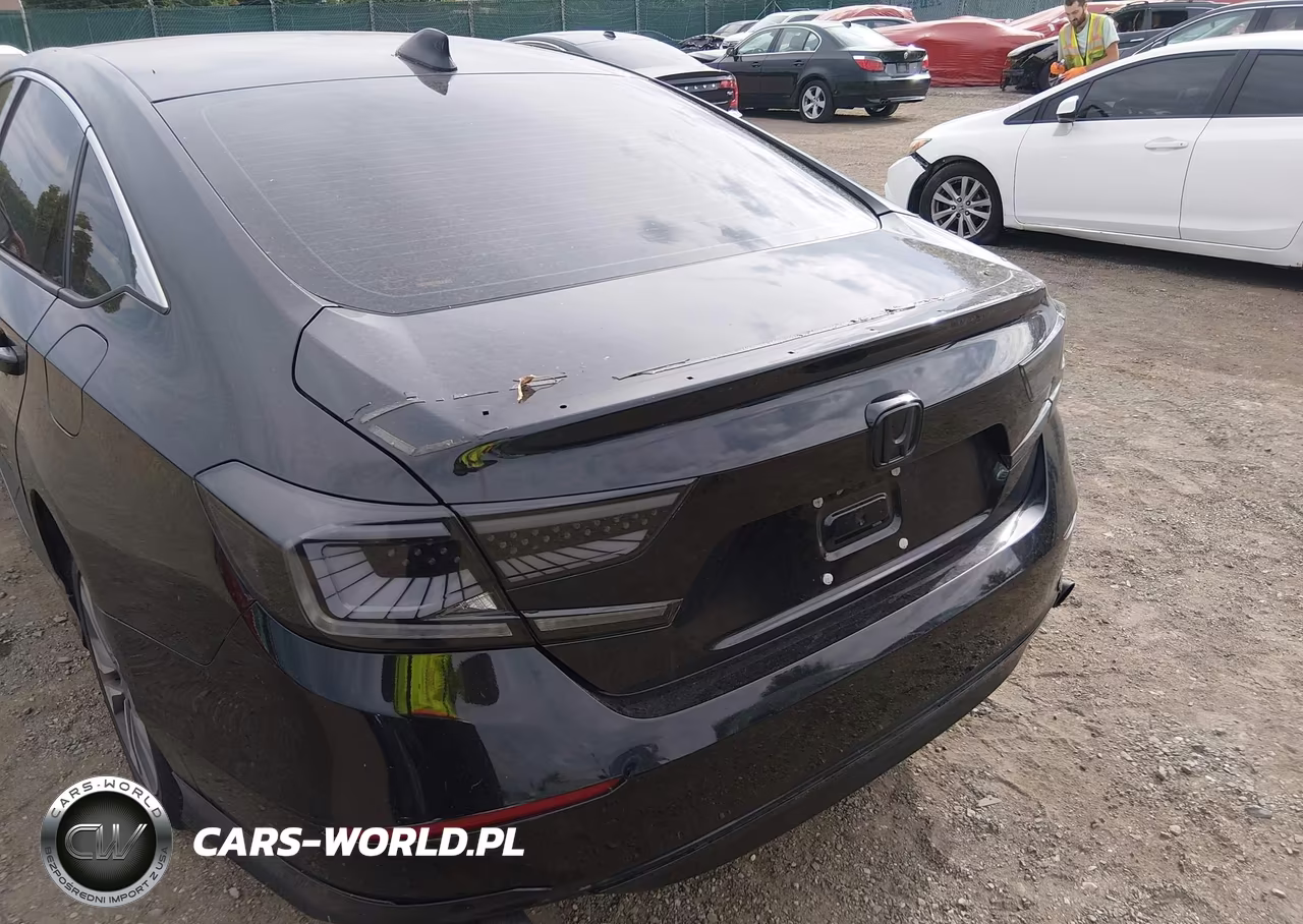 2018 Honda Accord Sport VIN:1HGCV1F34JA174687 - 6