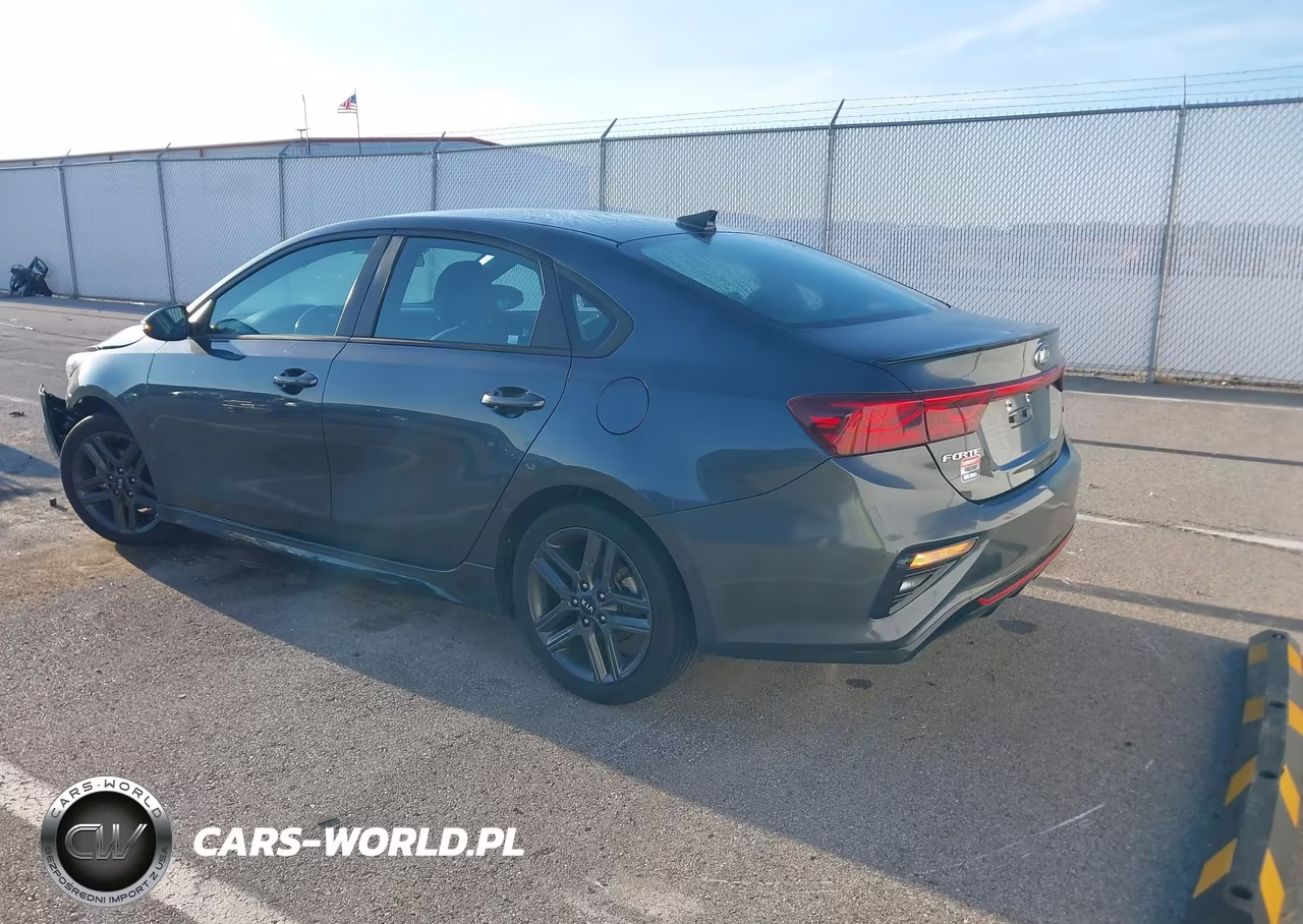 2021 Kia Forte Gt-Line VIN:3KPF34AD3ME402618 - 3
