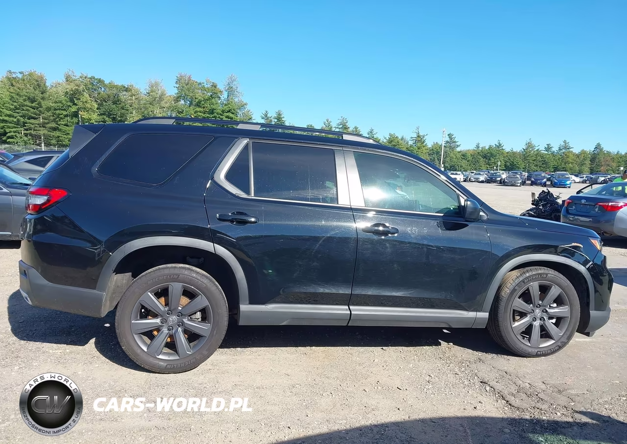 2025 Honda Pilot Sport VIN:5FNYG1H31SB155793 - 14