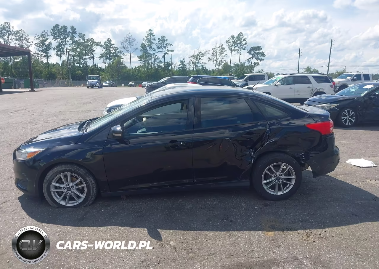 2016 Ford Focus Se VIN:1FADP3F2XGL207100 - 14