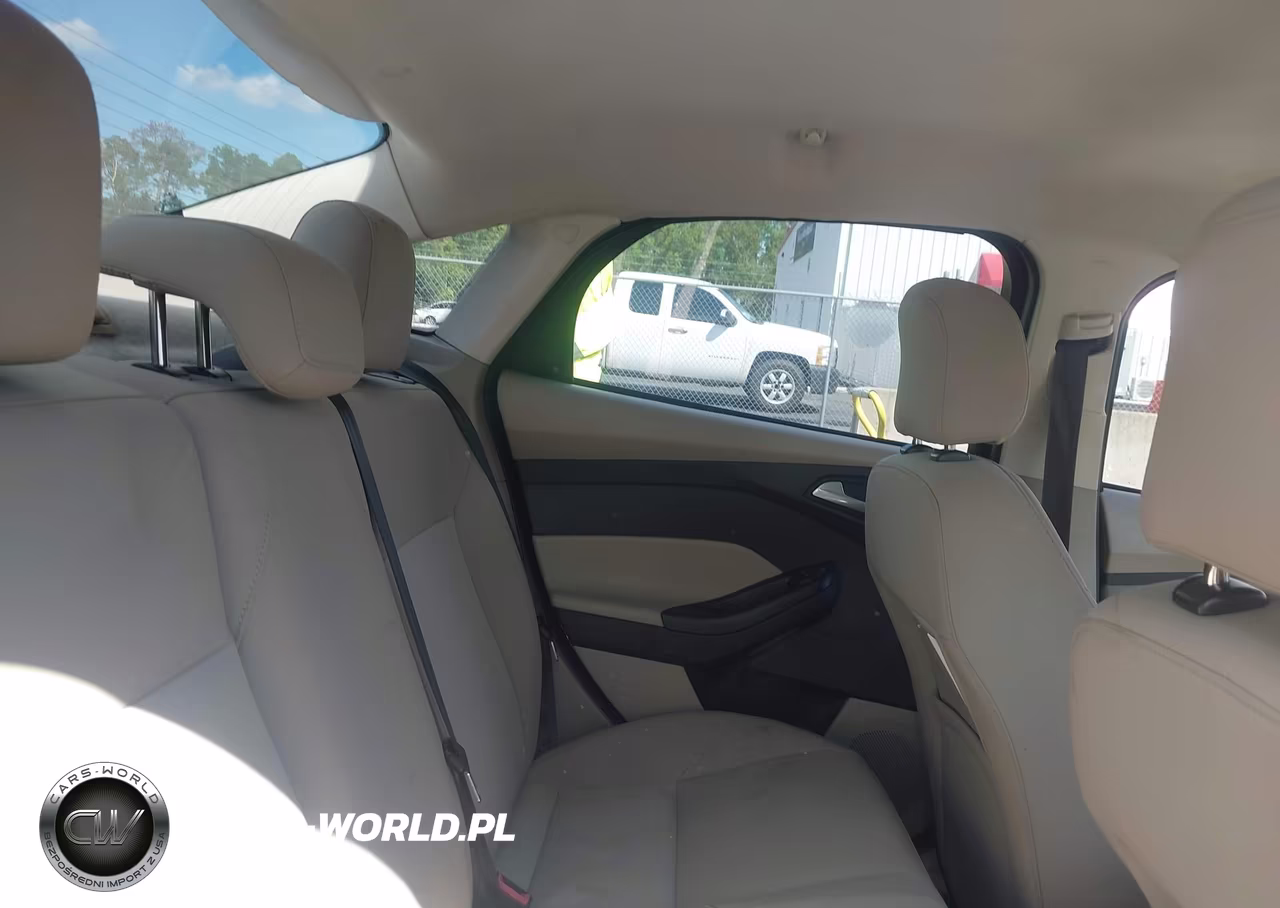 2016 Ford Focus Se VIN:1FADP3F2XGL207100 - 8