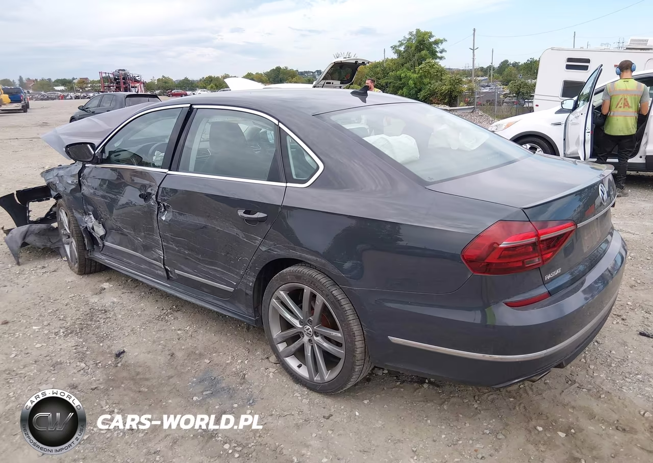 2017 Volkswagen Passat 1.8T R-Line VIN:1VWDT7A32HC085408 - 3