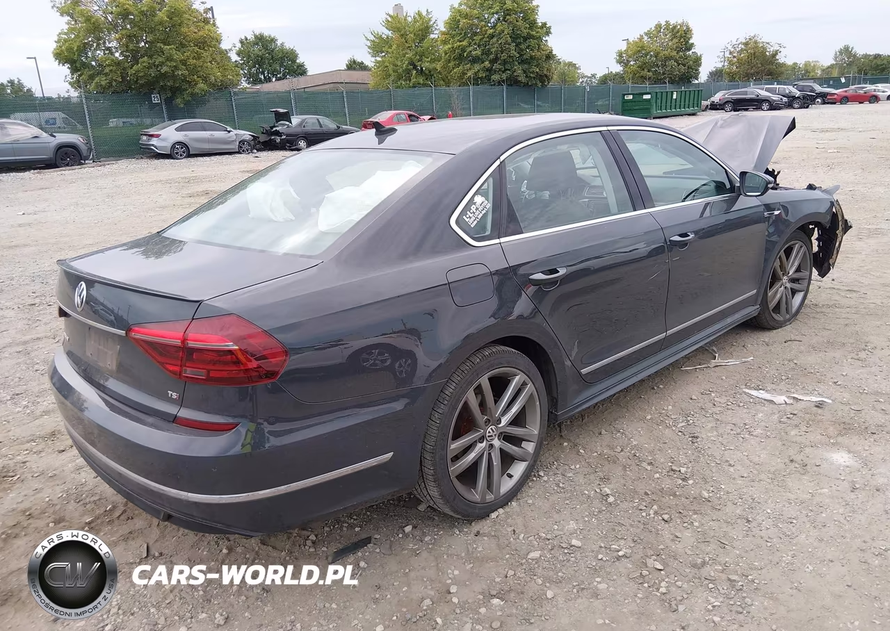 2017 Volkswagen Passat 1.8T R-Line VIN:1VWDT7A32HC085408 - 4