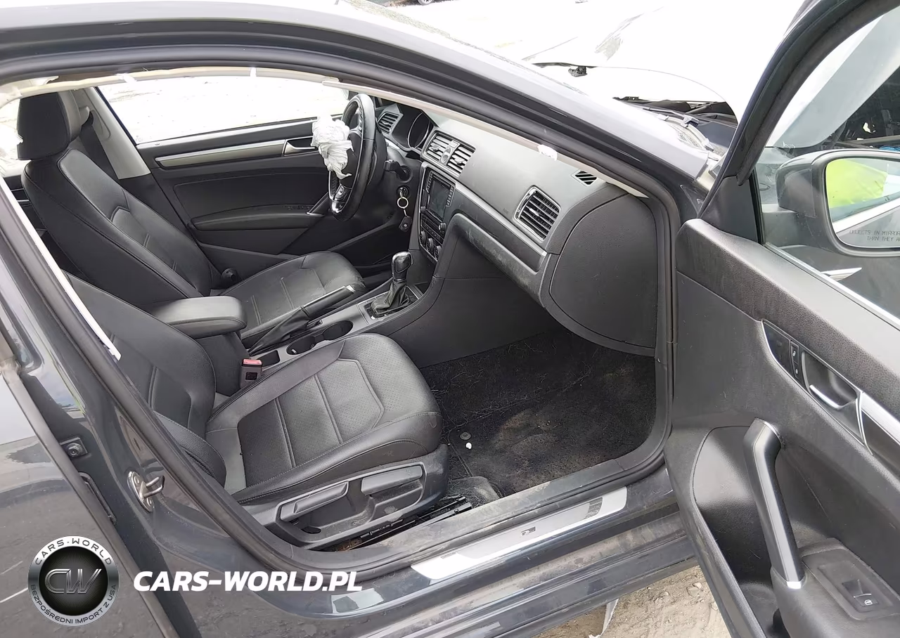 2017 Volkswagen Passat 1.8T R-Line VIN:1VWDT7A32HC085408 - 5