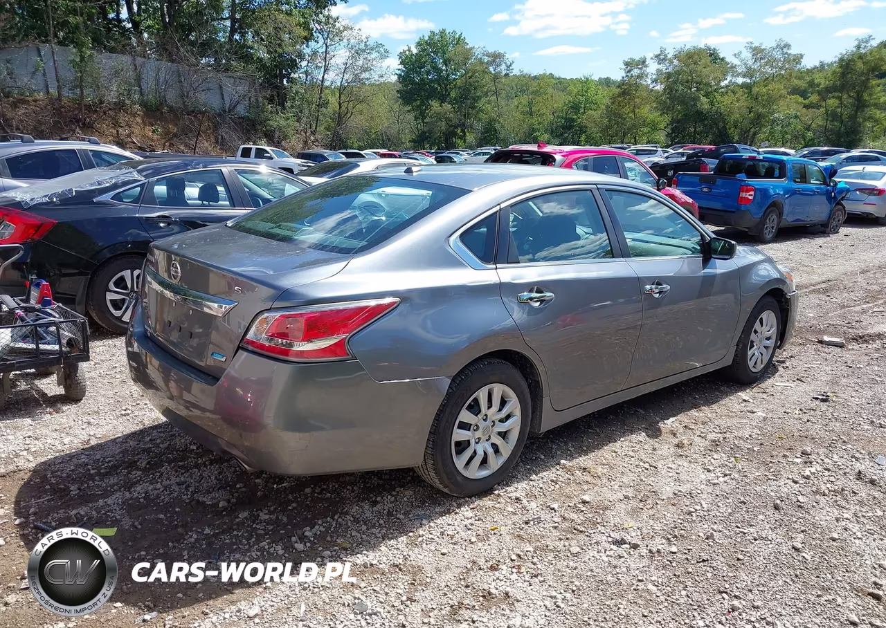 2014 Nissan Altima 2.5 S VIN:1N4AL3AP8EC428161 - 4