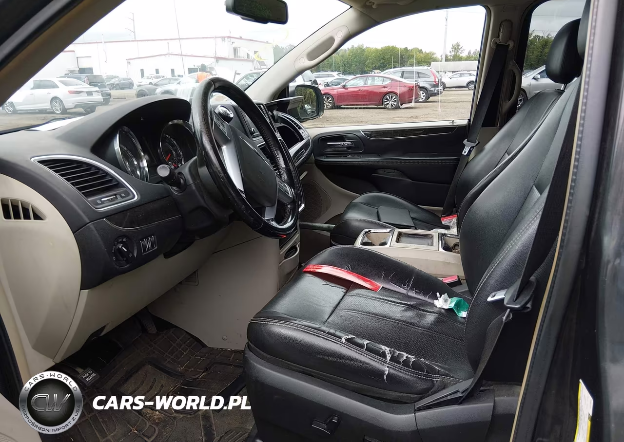 2012 Chrysler Town & Country Touring VIN:2C4RC1BG3CR276083 - 5