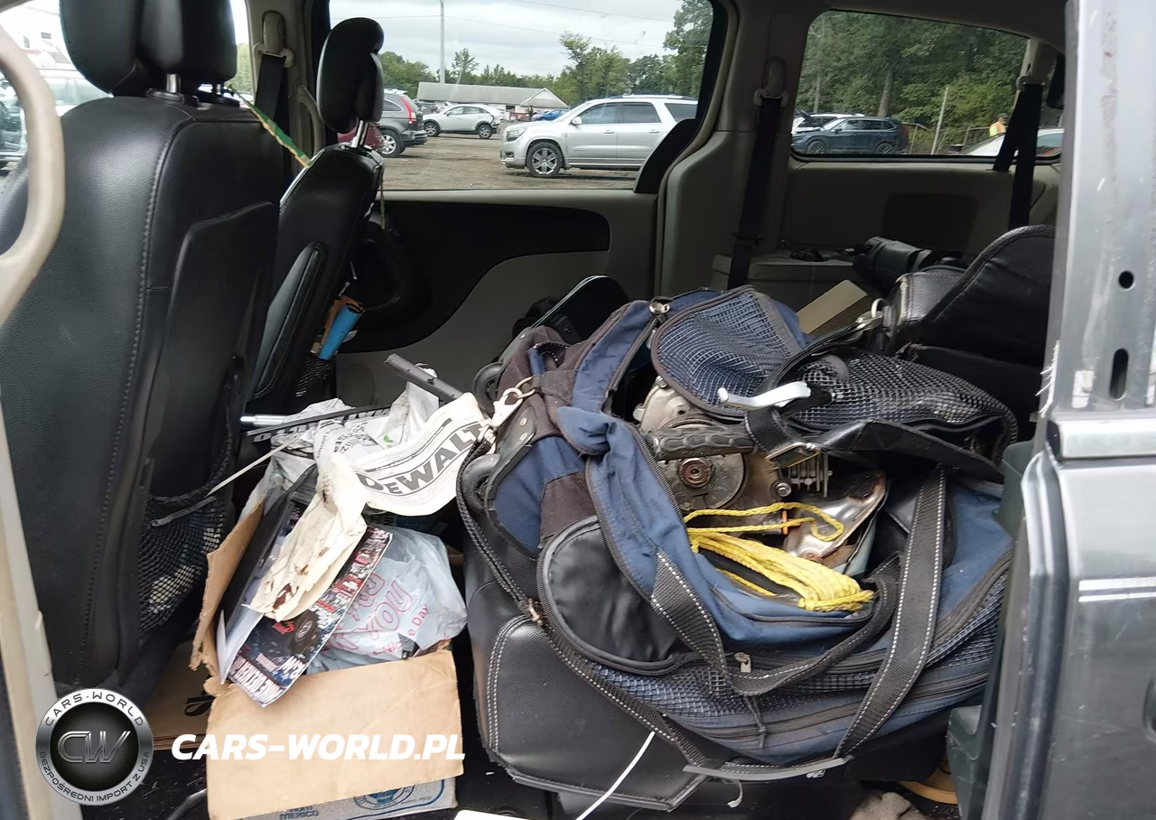 2012 Chrysler Town & Country Touring VIN:2C4RC1BG3CR276083 - 8