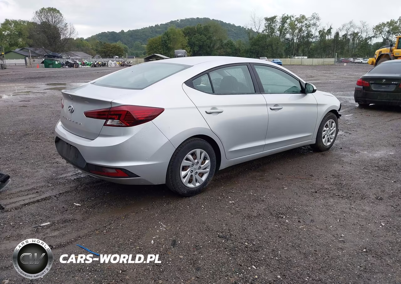 2019 Hyundai Elantra Se VIN:5NPD74LF6KH440959 - 4