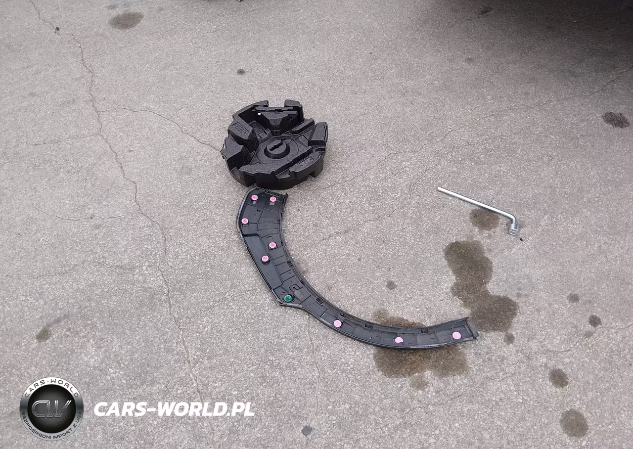 2024 Subaru Crosstrek Premium VIN:JF2GUADC4R8321956 - 12
