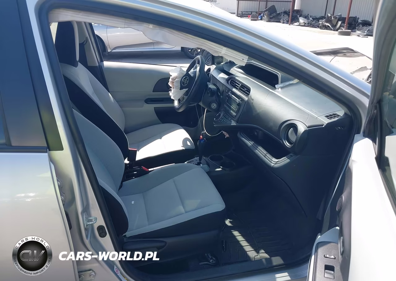 2012 Toyota Prius C One VIN:JTDKDTB33C1015614 - 5