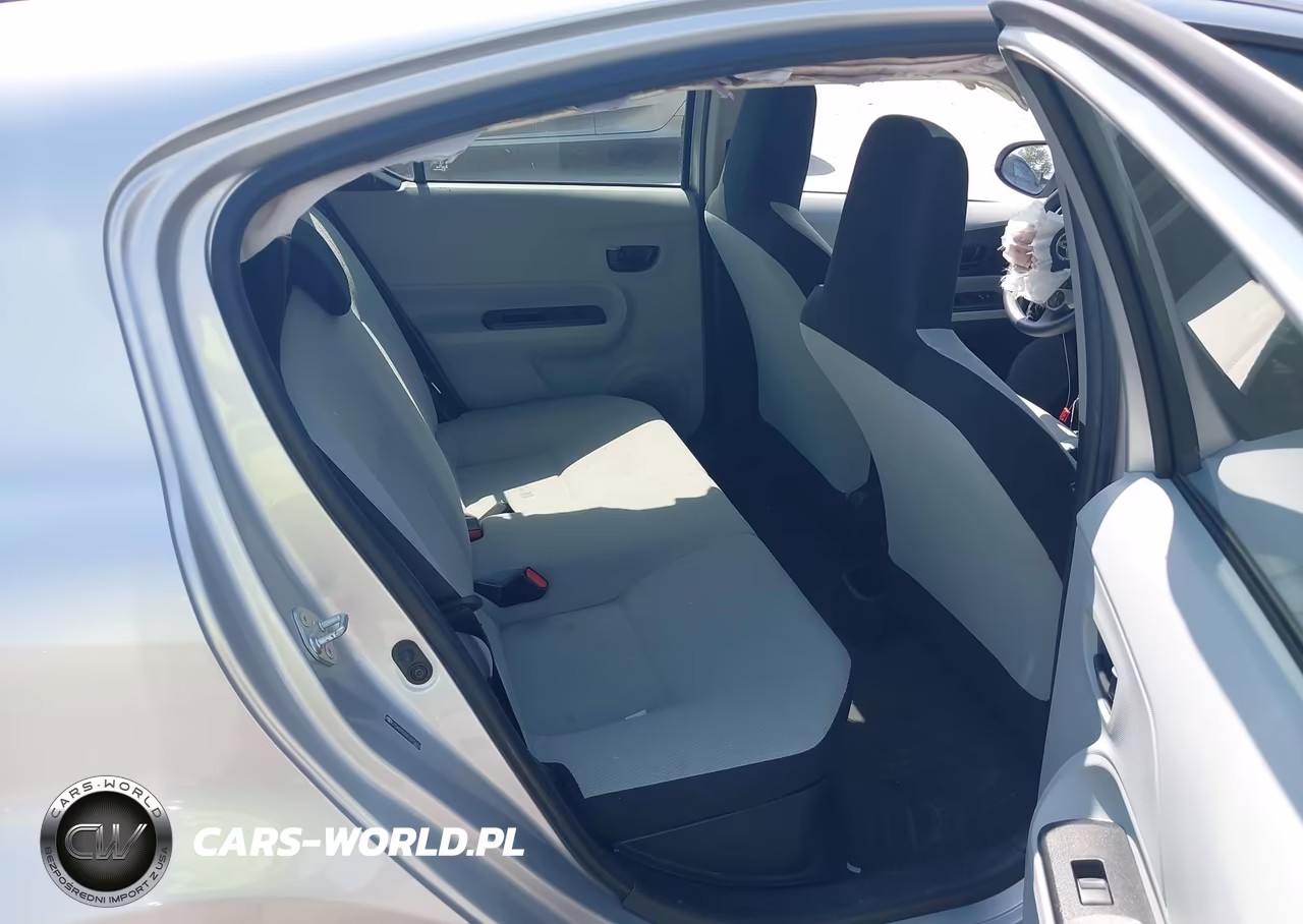 2012 Toyota Prius C One VIN:JTDKDTB33C1015614 - 8