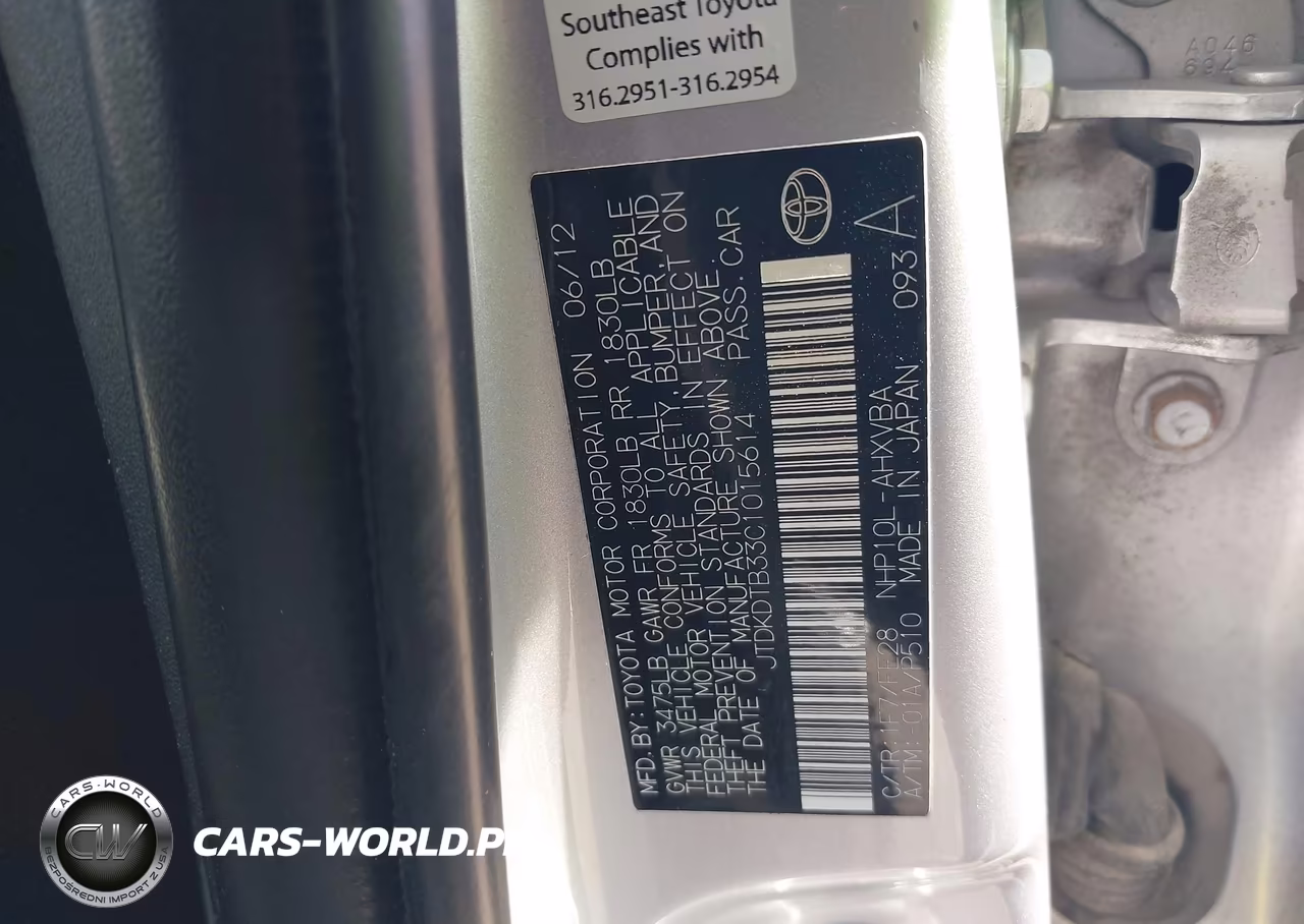 2012 Toyota Prius C One VIN:JTDKDTB33C1015614 - 9