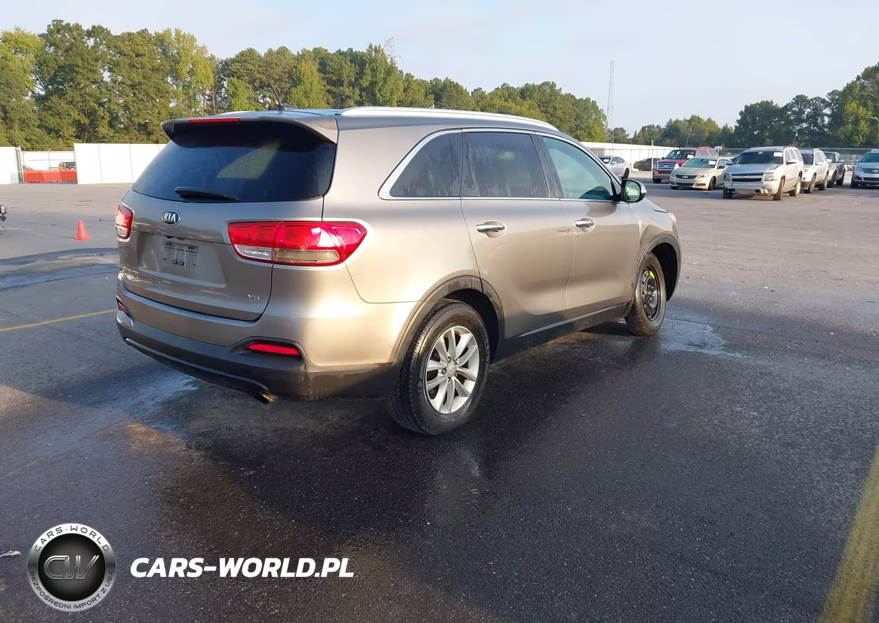 2017 Kia Sorento 3.3L Lx VIN:5XYPG4A50HG198810 - 4