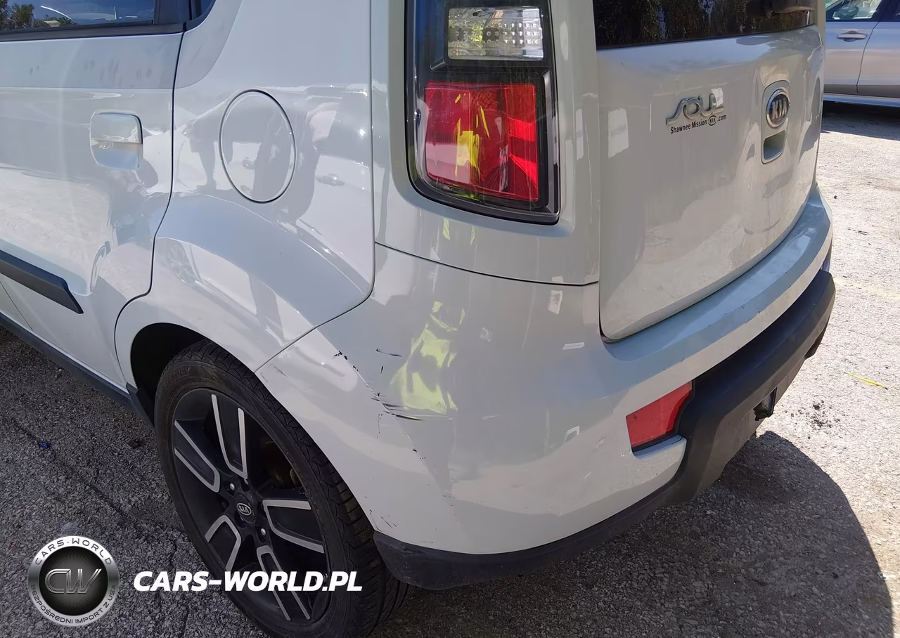 2010 Kia Soul + VIN:KNDJT2A21A7175521 - 14