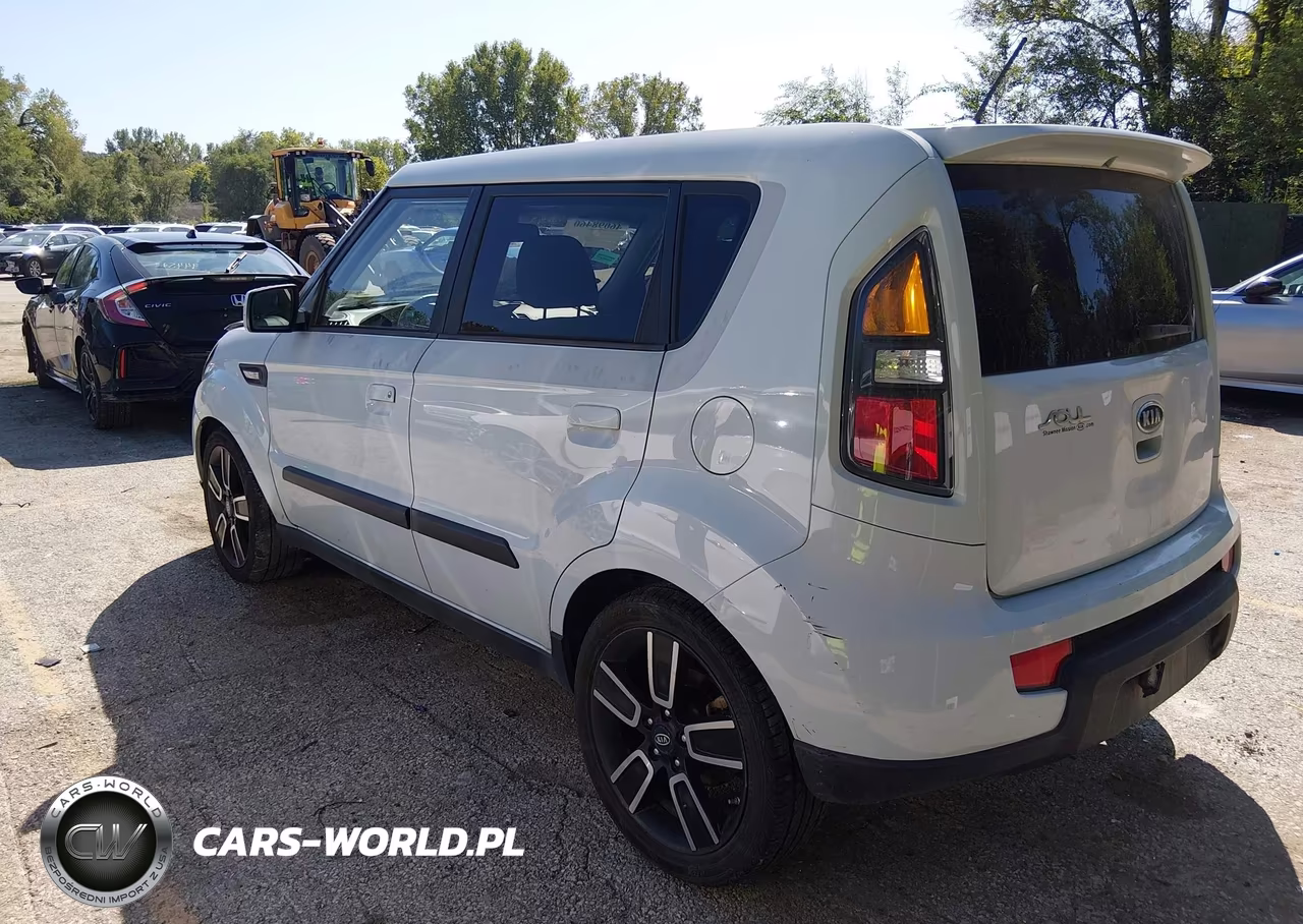 2010 Kia Soul + VIN:KNDJT2A21A7175521 - 3
