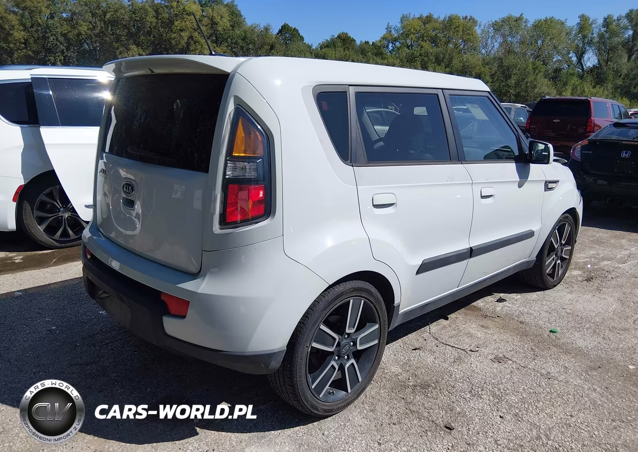 2010 Kia Soul + VIN:KNDJT2A21A7175521 - 4