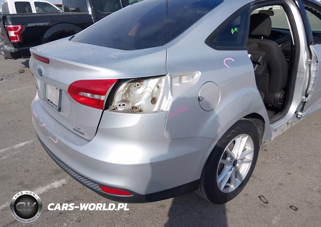2016 Ford Focus Se VIN:1FADP3F23GL368985 - 15