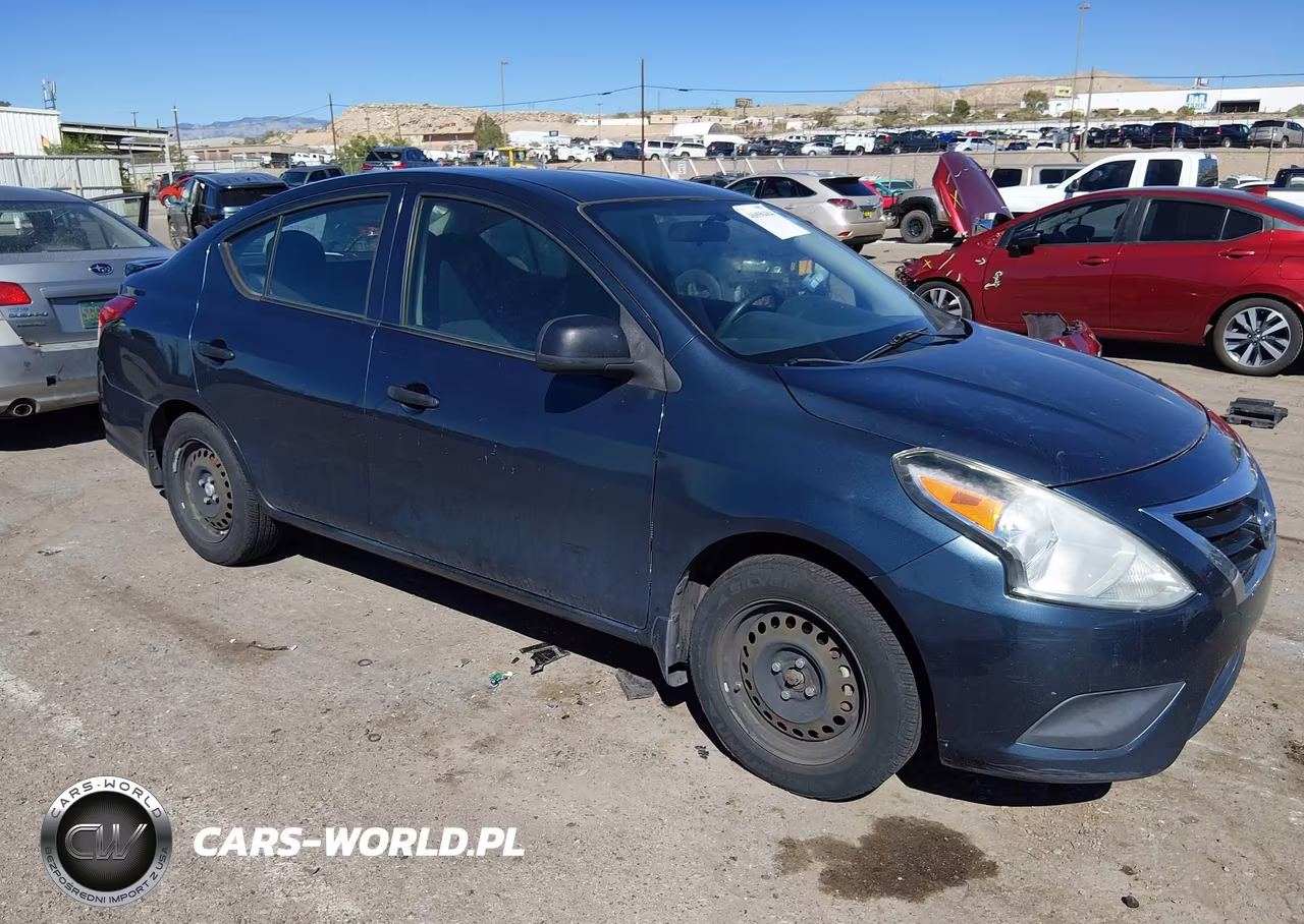 2015 Nissan Versa 1.6 S+