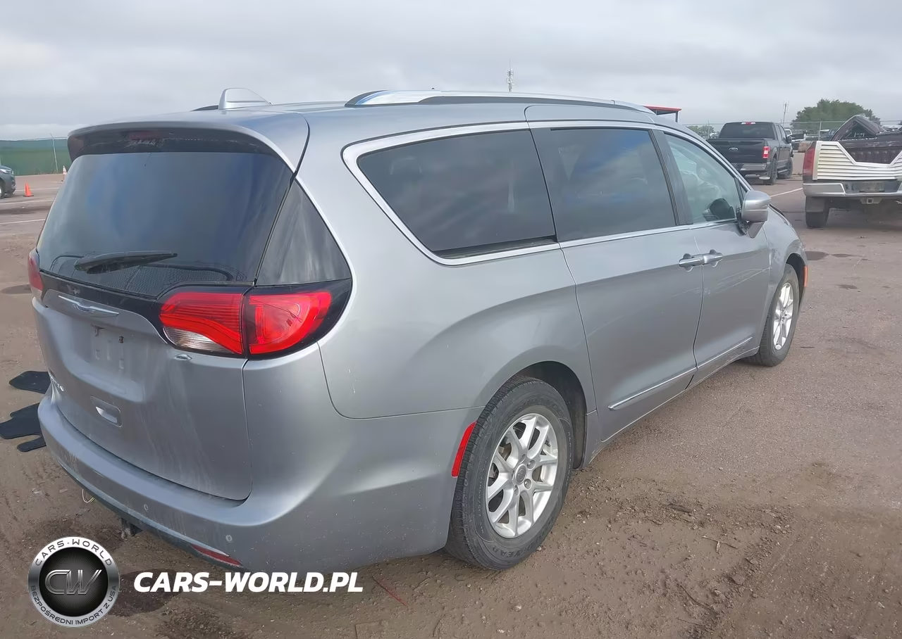 2020 Chrysler Pacifica Touring L VIN:2C4RC1BG4LR123521 - 4