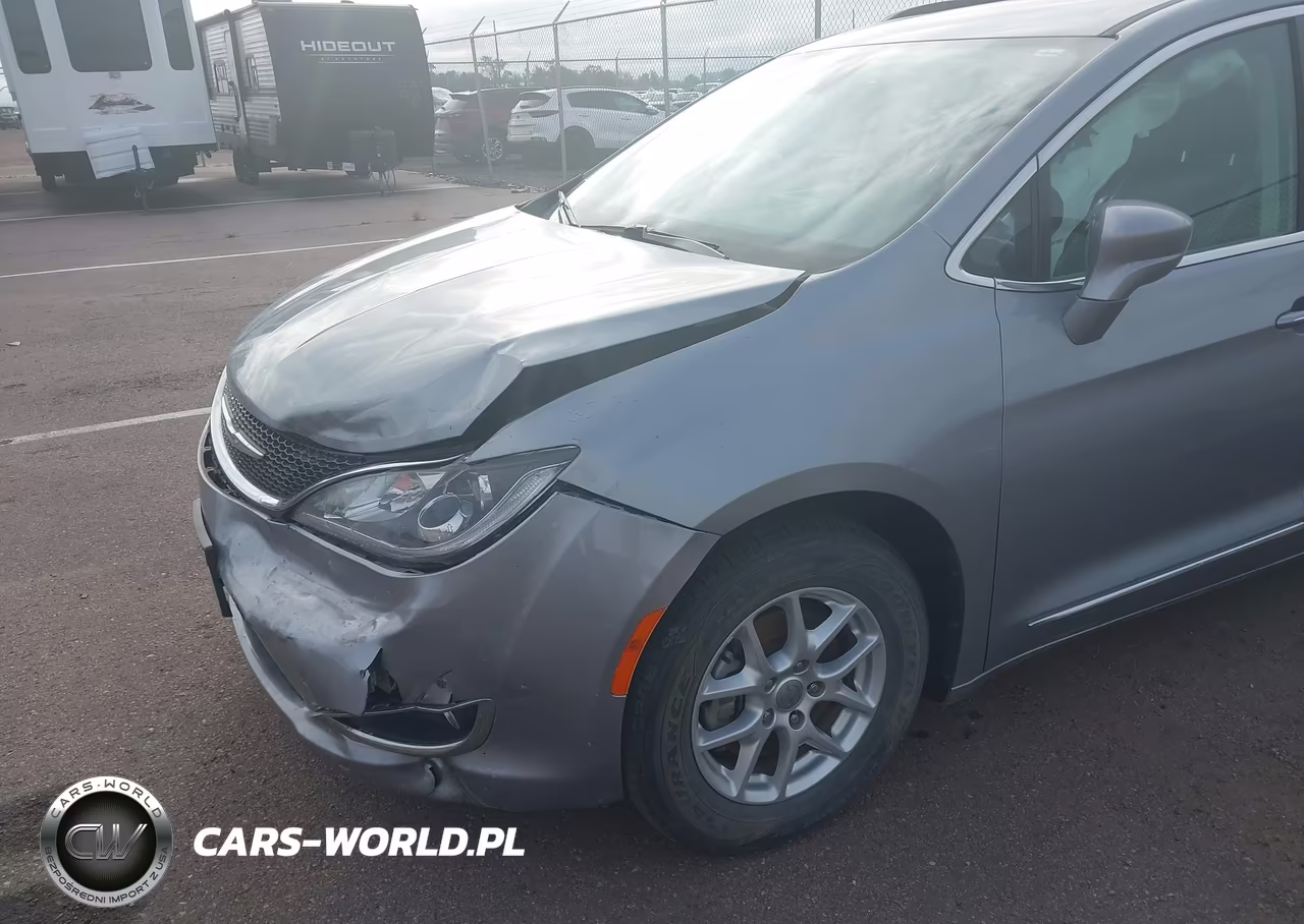 2020 Chrysler Pacifica Touring L VIN:2C4RC1BG4LR123521 - 6