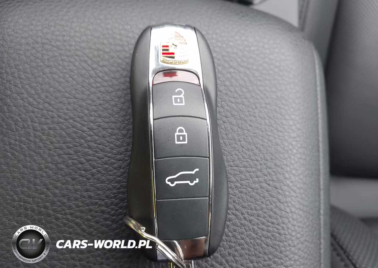 2023 Porsche Macan S VIN:WP1AG2A50PLB35153 - 11