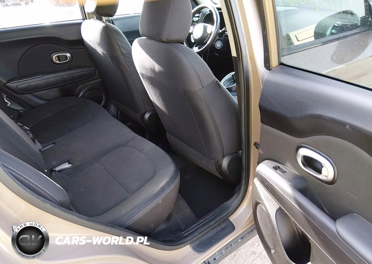2015 Kia Soul VIN:KNDJN2A2XF7119787 - 8