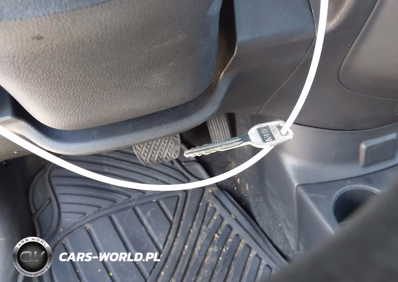 2017 Nissan Versa Note S Plus VIN:3N1CE2CP2HL372024 - 11