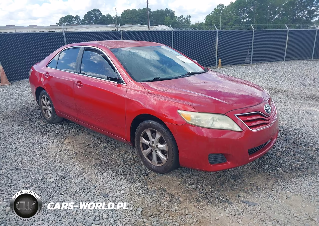2011 Toyota Camry Le – zdjęcie 1 z 11