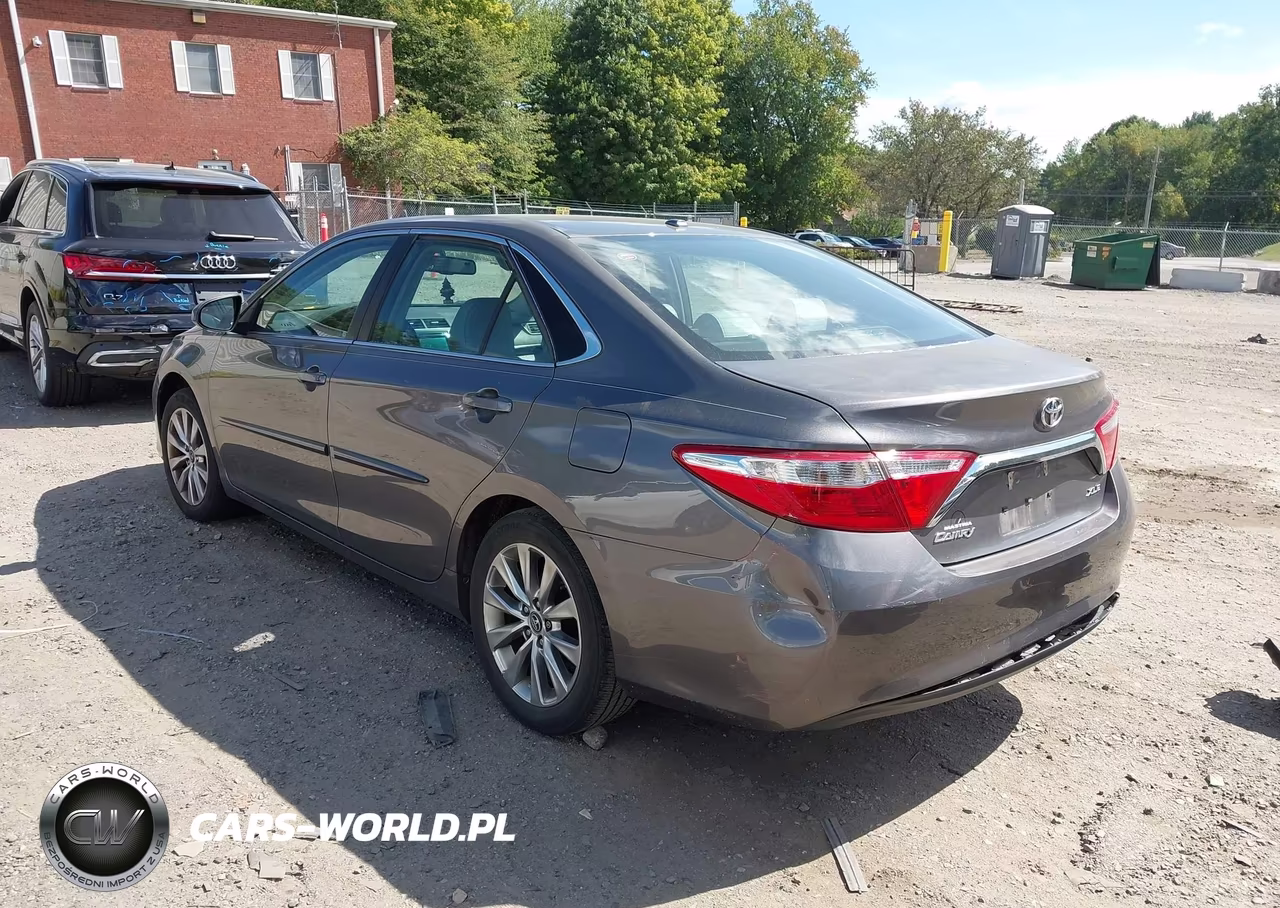 2017 Toyota Camry Xle VIN:4T1BF1FK1HU675233 - 3
