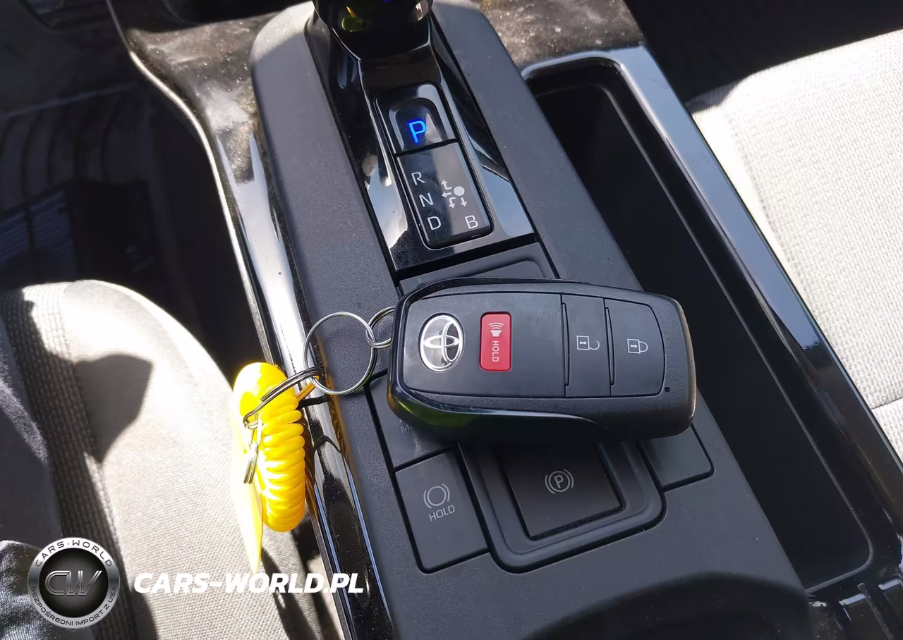 2024 Toyota Prius Le VIN:JTDACAAU0R3032347 - 11