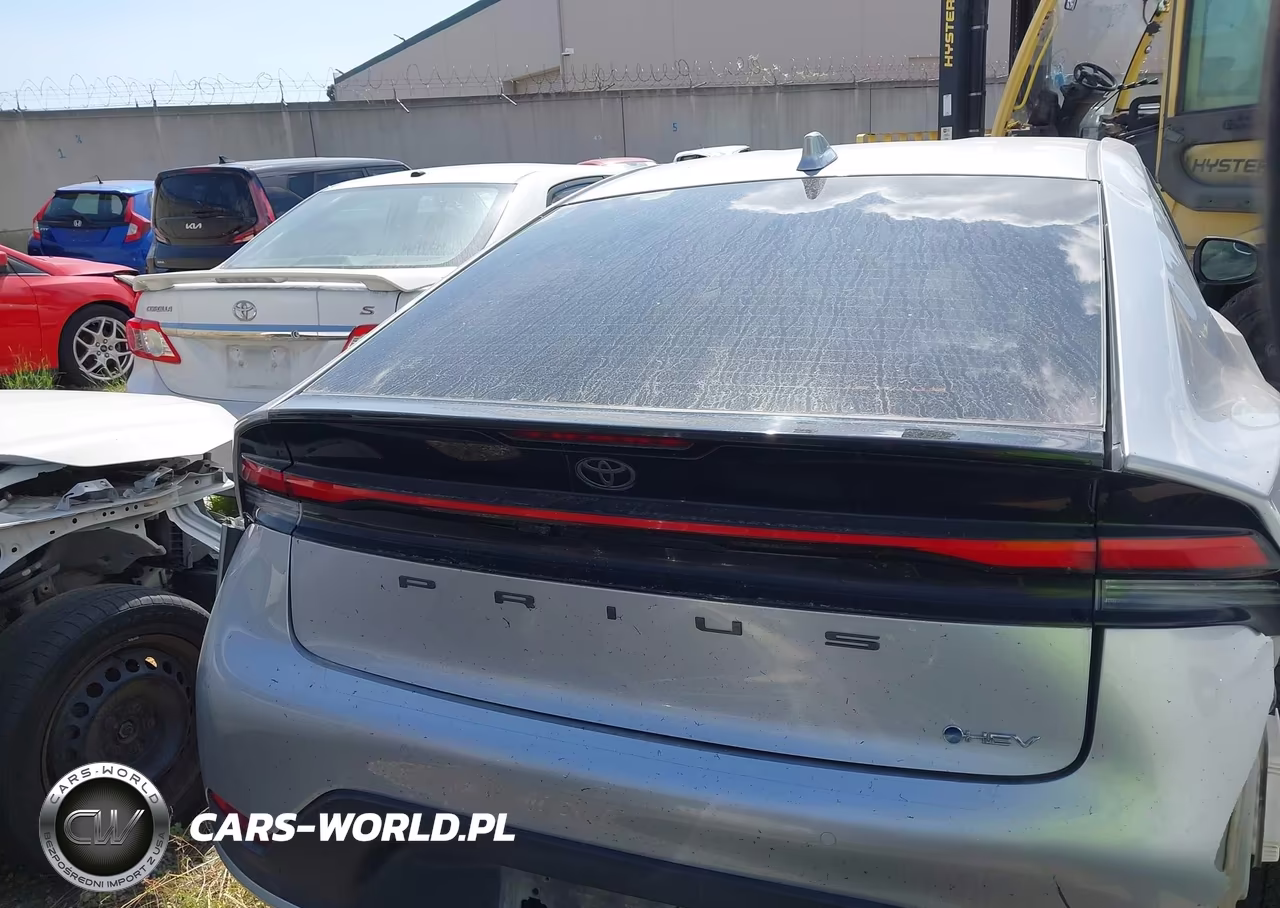 2024 Toyota Prius Le VIN:JTDACAAU0R3032347 - 16