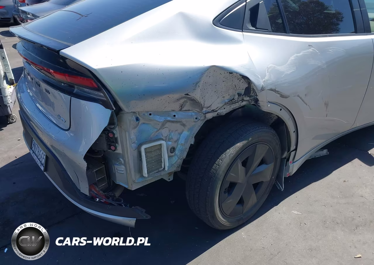 2024 Toyota Prius Le VIN:JTDACAAU0R3032347 - 6