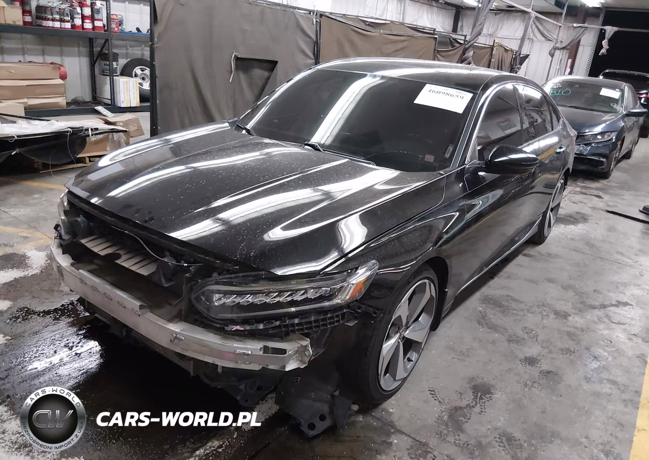2018 Honda Accord Touring 2.0T VIN:1HGCV2F90JA048045 - 2