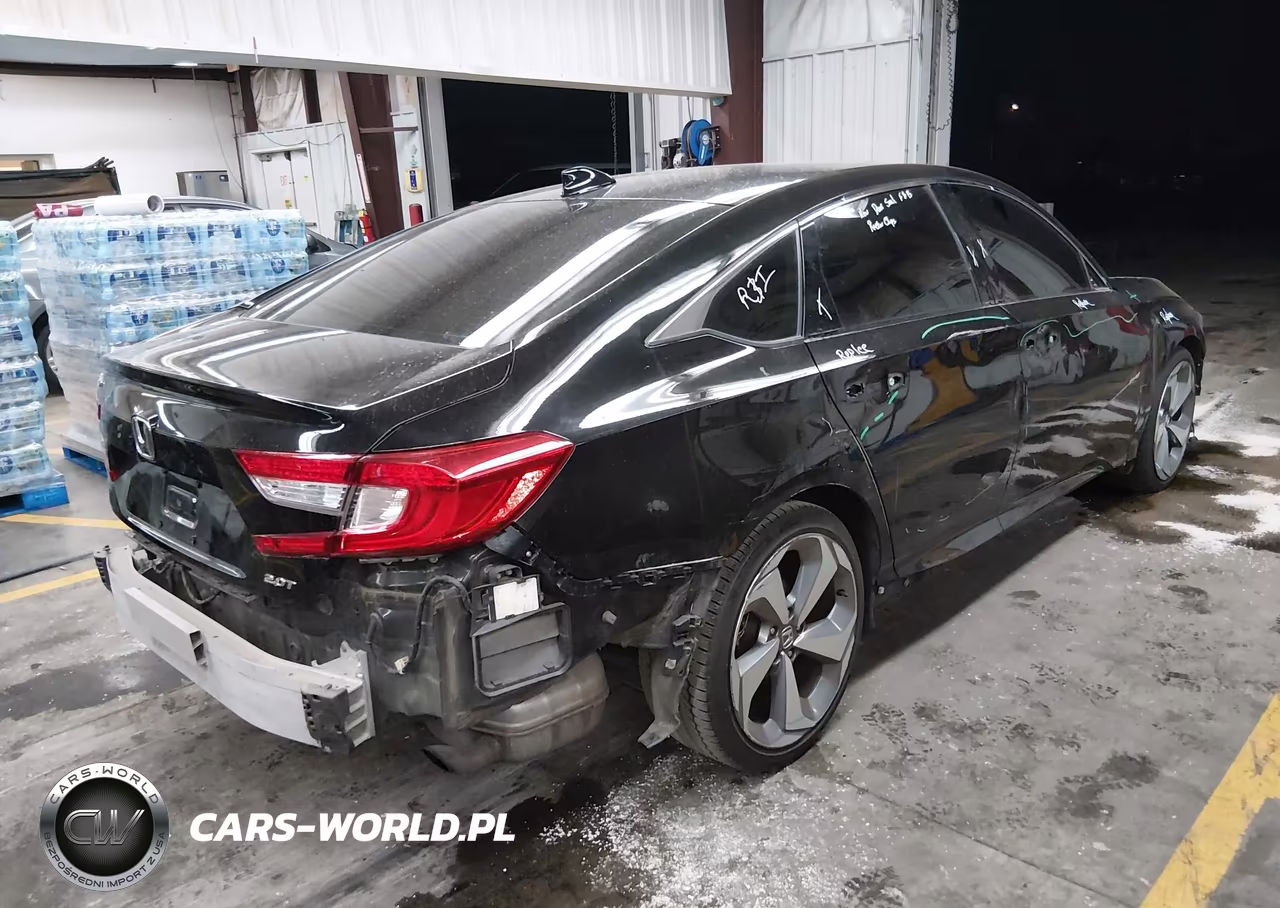 2018 Honda Accord Touring 2.0T VIN:1HGCV2F90JA048045 - 4