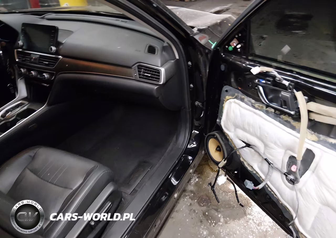 2018 Honda Accord Touring 2.0T VIN:1HGCV2F90JA048045 - 5