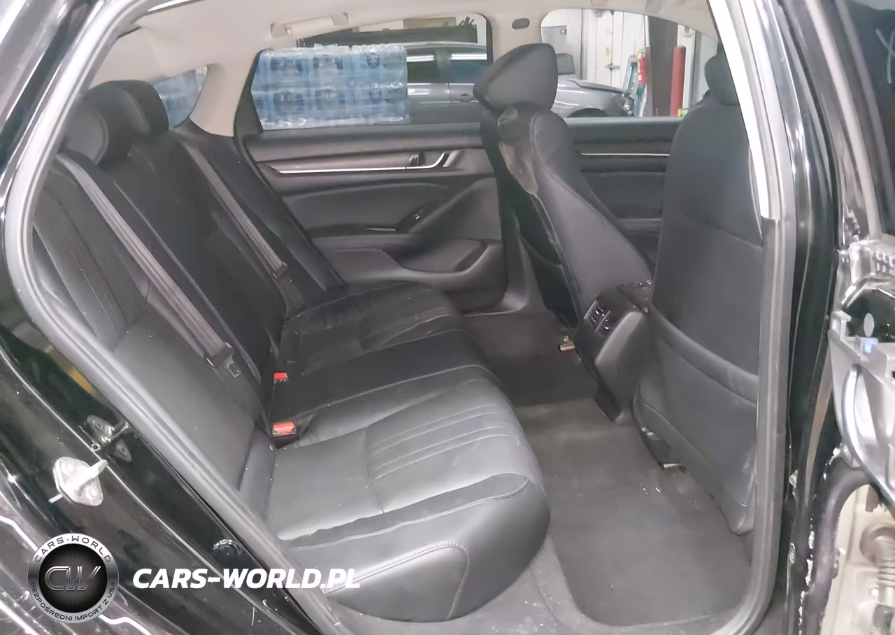 2018 Honda Accord Touring 2.0T VIN:1HGCV2F90JA048045 - 8