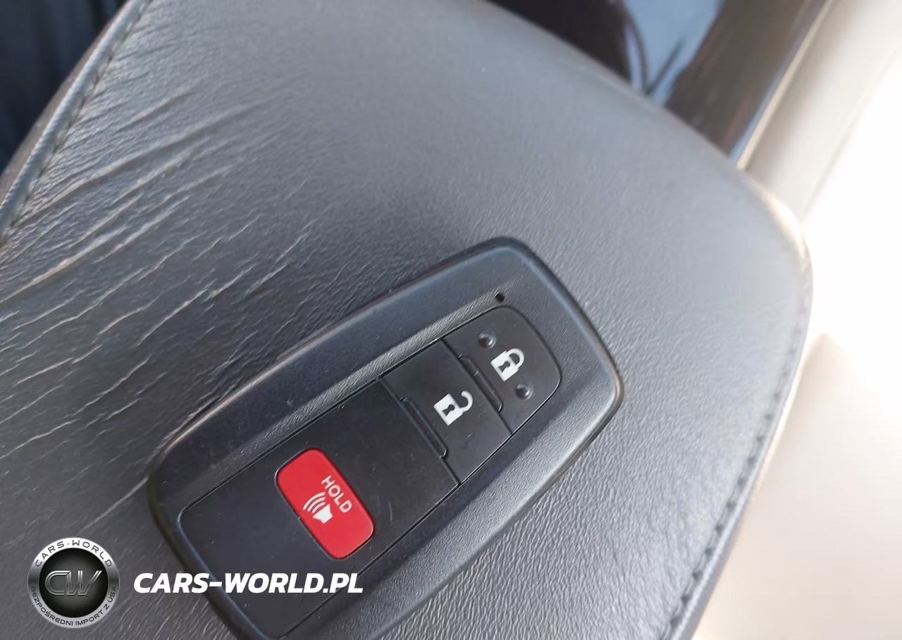 2017 Toyota Prius Four VIN:JTDKARFU4H3046042 - 11