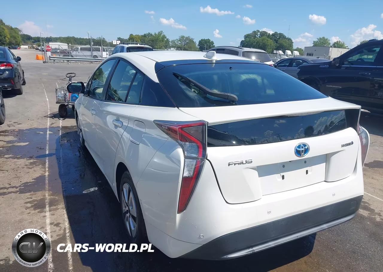 2017 Toyota Prius Four VIN:JTDKARFU4H3046042 - 3