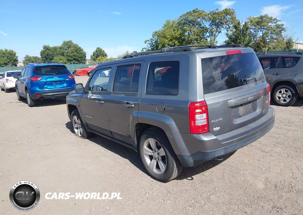 2012 Jeep Patriot Latitude VIN:1C4NJRFB5CD577698 - 3