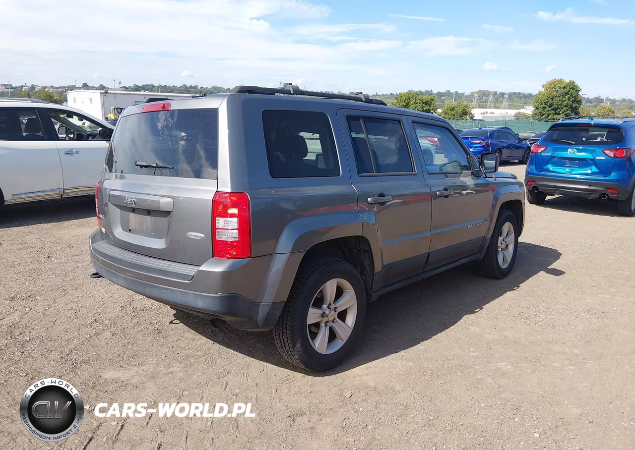2012 Jeep Patriot Latitude VIN:1C4NJRFB5CD577698 - 4