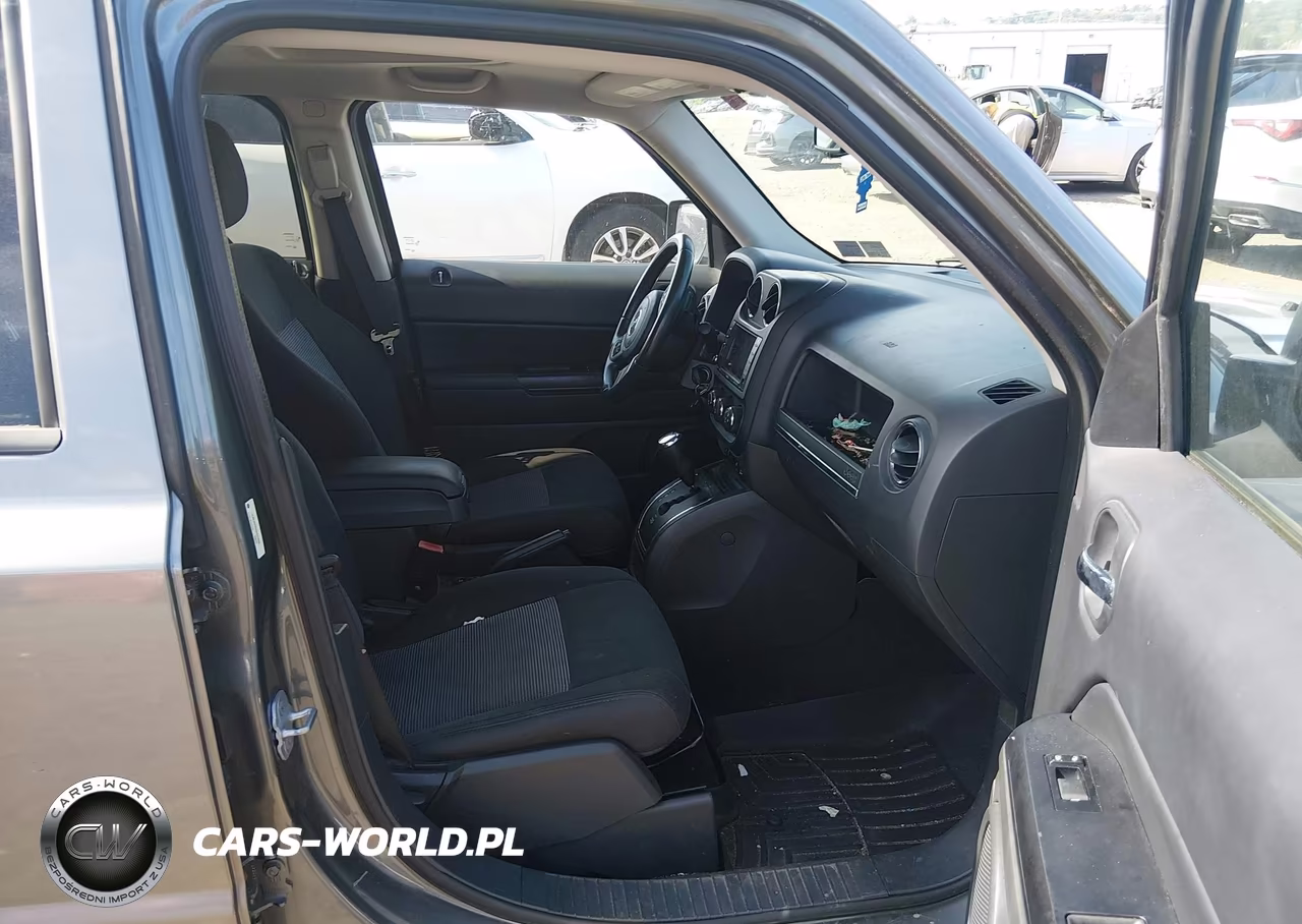 2012 Jeep Patriot Latitude VIN:1C4NJRFB5CD577698 - 5