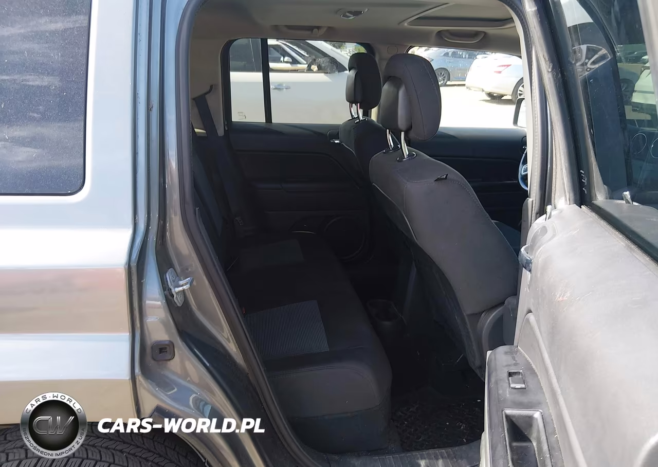 2012 Jeep Patriot Latitude VIN:1C4NJRFB5CD577698 - 8