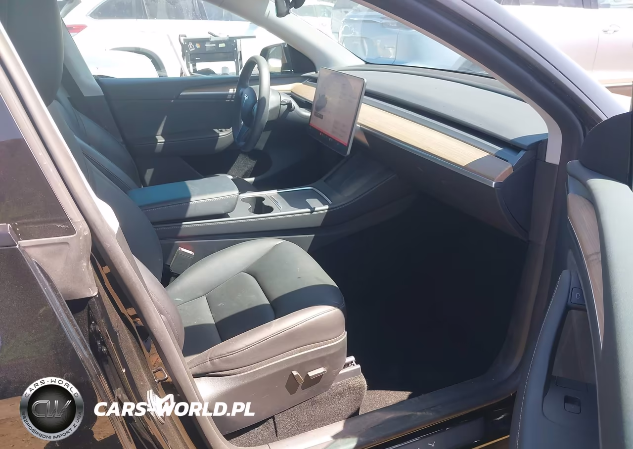 2024 Tesla Model Y Long Range Dual Motor All-Wheel Drive VIN:7SAYGDEE6RA232840 - 5